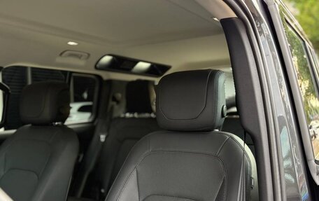 Land Rover Defender II, 2023 год, 12 500 000 рублей, 16 фотография