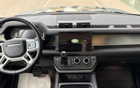 Land Rover Defender II, 2023 год, 12 500 000 рублей, 17 фотография