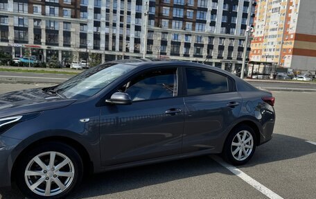 KIA Rio IV, 2022 год, 1 800 000 рублей, 3 фотография