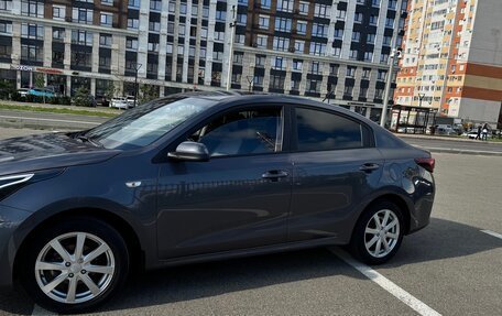 KIA Rio IV, 2022 год, 1 800 000 рублей, 4 фотография