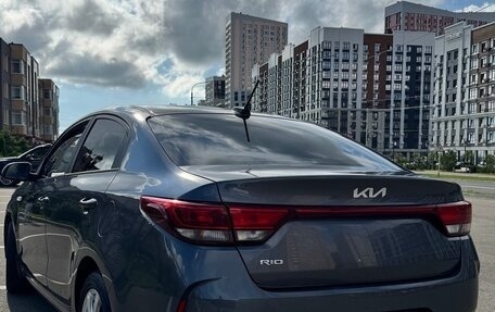 KIA Rio IV, 2022 год, 1 800 000 рублей, 2 фотография