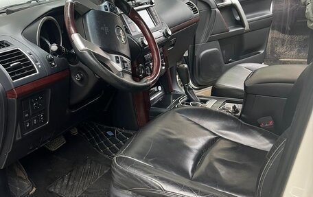 Toyota Land Cruiser Prado 150 рестайлинг 2, 2016 год, 3 450 000 рублей, 6 фотография