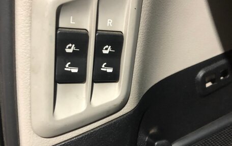 Toyota Land Cruiser Prado 150 рестайлинг 2, 2016 год, 3 450 000 рублей, 7 фотография