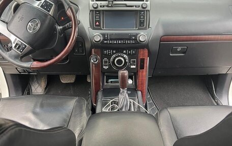 Toyota Land Cruiser Prado 150 рестайлинг 2, 2016 год, 3 450 000 рублей, 5 фотография