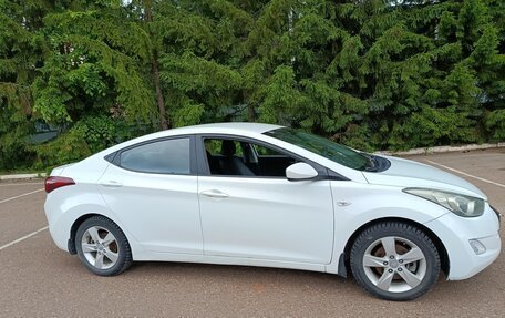 Hyundai Elantra V, 2013 год, 888 000 рублей, 2 фотография