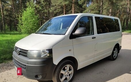 Volkswagen Caravelle T5, 2013 год, 2 100 000 рублей, 1 фотография
