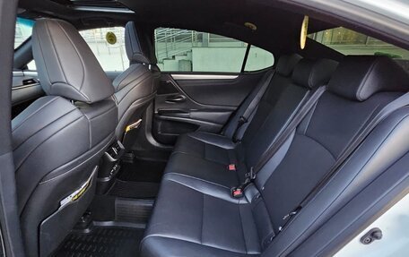 Lexus ES VII, 2018 год, 3 950 000 рублей, 15 фотография