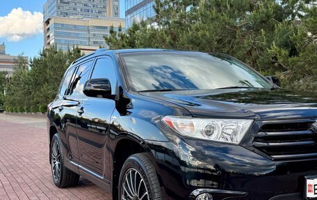 Toyota Highlander III, 2012 год, 2 400 000 рублей, 3 фотография