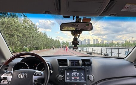 Toyota Highlander III, 2012 год, 2 400 000 рублей, 11 фотография