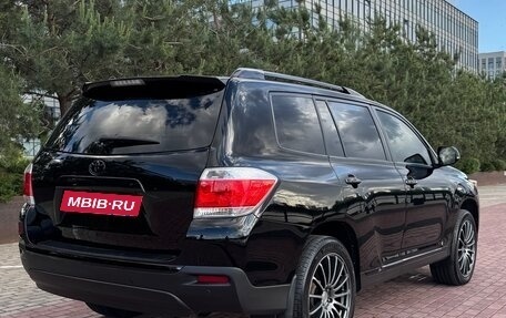 Toyota Highlander III, 2012 год, 2 400 000 рублей, 2 фотография