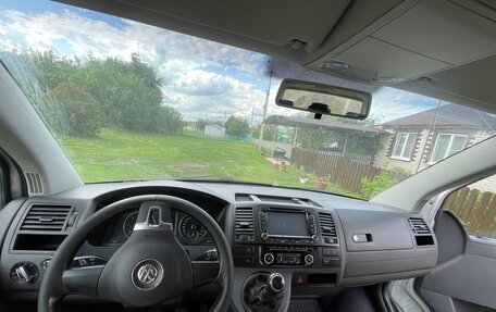 Volkswagen Caravelle T5, 2011 год, 2 300 000 рублей, 2 фотография