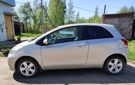 Toyota Yaris III рестайлинг, 2009 год, 620 000 рублей, 4 фотография
