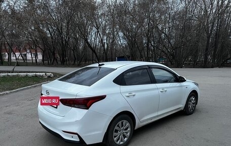 Hyundai Solaris II рестайлинг, 2017 год, 720 000 рублей, 2 фотография
