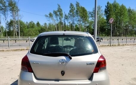 Toyota Yaris III рестайлинг, 2009 год, 620 000 рублей, 5 фотография