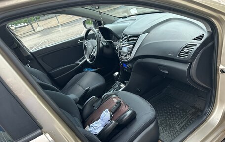Hyundai Solaris II рестайлинг, 2011 год, 575 000 рублей, 18 фотография