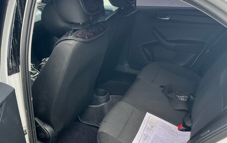 Skoda Rapid I, 2018 год, 1 400 000 рублей, 8 фотография