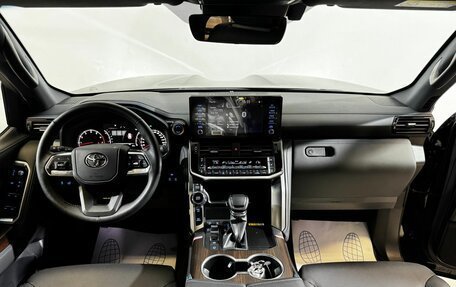 Toyota Land Cruiser, 2024 год, 11 399 000 рублей, 8 фотография