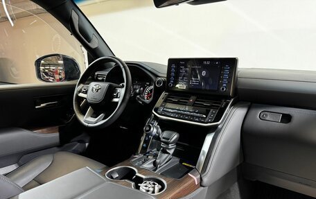 Toyota Land Cruiser, 2024 год, 11 399 000 рублей, 9 фотография
