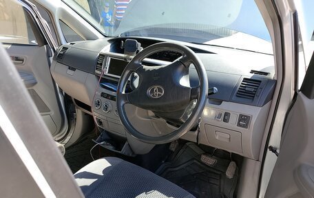 Toyota Voxy II, 2004 год, 1 250 000 рублей, 12 фотография