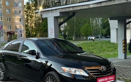 Toyota Camry, 2011 год, 1 300 000 рублей, 2 фотография