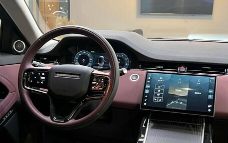 Land Rover Range Rover Evoque II, 2024 год, 5 799 999 рублей, 16 фотография