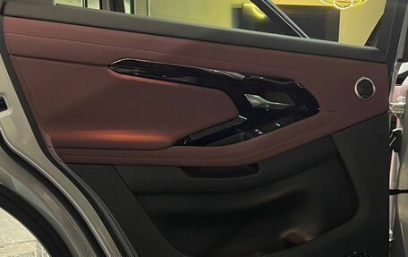Land Rover Range Rover Evoque II, 2024 год, 5 799 999 рублей, 21 фотография