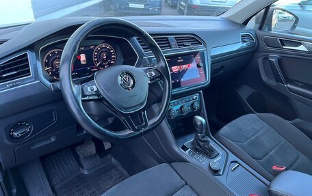 Volkswagen Tiguan II, 2017 год, 2 098 600 рублей, 5 фотография