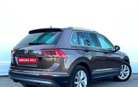 Volkswagen Tiguan II, 2017 год, 2 098 600 рублей, 2 фотография
