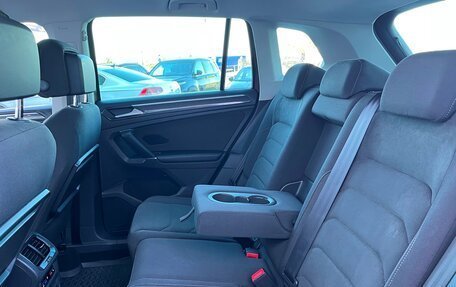Volkswagen Tiguan II, 2017 год, 2 098 600 рублей, 11 фотография