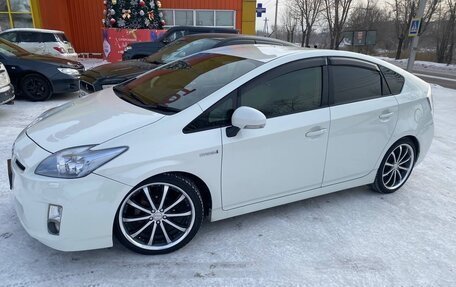 Toyota Prius, 2011 год, 1 280 000 рублей, 2 фотография