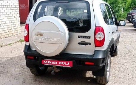 Chevrolet Niva I рестайлинг, 2010 год, 545 000 рублей, 4 фотография