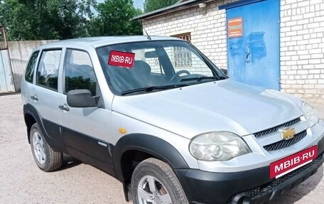 Chevrolet Niva I рестайлинг, 2010 год, 545 000 рублей, 2 фотография