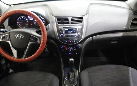 Hyundai Solaris II рестайлинг, 2015 год, 1 215 000 рублей, 21 фотография