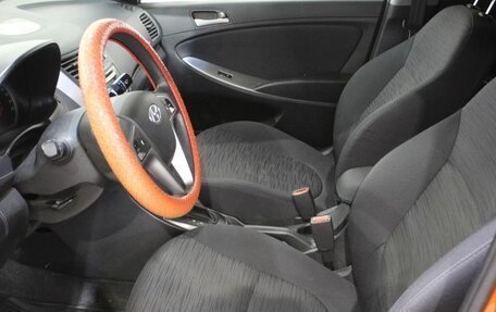 Hyundai Solaris II рестайлинг, 2015 год, 1 215 000 рублей, 23 фотография
