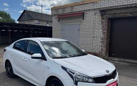 KIA Rio IV, 2021 год, 1 570 000 рублей, 1 фотография