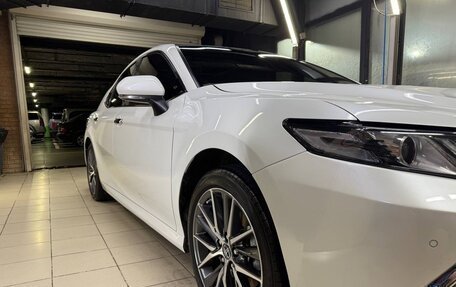 Toyota Camry, 2022 год, 3 800 000 рублей, 2 фотография