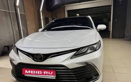 Toyota Camry, 2022 год, 3 800 000 рублей, 4 фотография