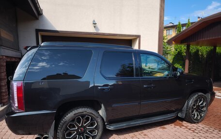 Cadillac Escalade III, 2011 год, 2 200 000 рублей, 2 фотография