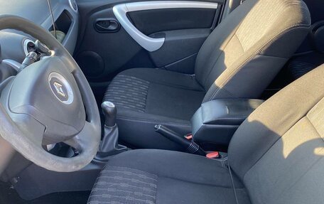 Renault Sandero I, 2013 год, 450 000 рублей, 3 фотография