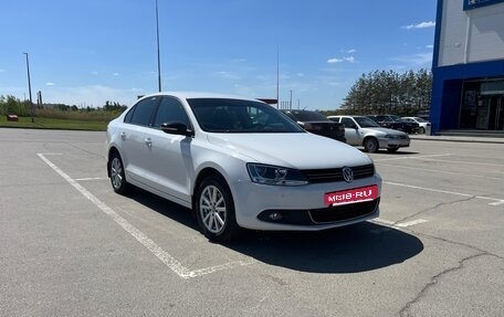 Volkswagen Jetta VI, 2014 год, 1 000 000 рублей, 4 фотография
