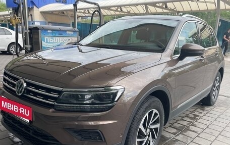 Volkswagen Tiguan II, 2019 год, 3 500 000 рублей, 3 фотография