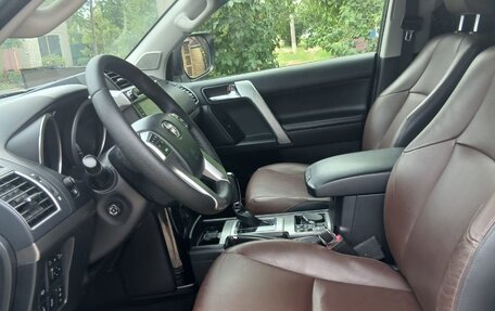 Toyota Land Cruiser Prado 150 рестайлинг 2, 2017 год, 4 100 000 рублей, 8 фотография