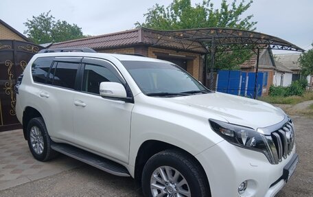 Toyota Land Cruiser Prado 150 рестайлинг 2, 2017 год, 4 100 000 рублей, 3 фотография