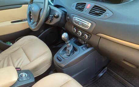 Renault Scenic III, 2010 год, 800 000 рублей, 8 фотография