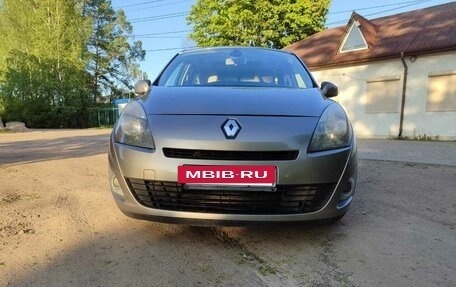 Renault Scenic III, 2010 год, 800 000 рублей, 2 фотография