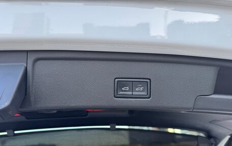 Volkswagen Touareg III, 2018 год, 4 799 000 рублей, 10 фотография