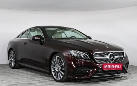 Mercedes-Benz E-Класс, 2019 год, 5 000 000 рублей, 3 фотография