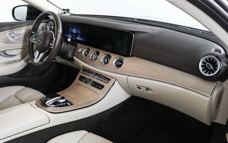 Mercedes-Benz E-Класс, 2019 год, 5 000 000 рублей, 12 фотография