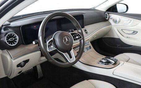 Mercedes-Benz E-Класс, 2019 год, 5 000 000 рублей, 11 фотография