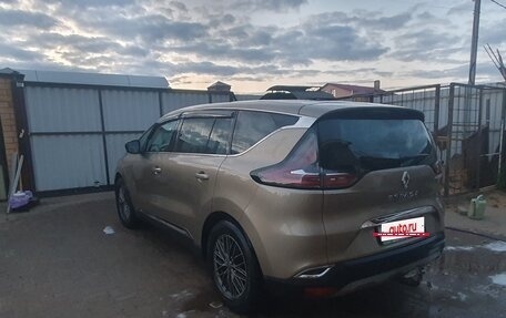 Renault Espace V рестайлинг, 2017 год, 1 930 000 рублей, 14 фотография